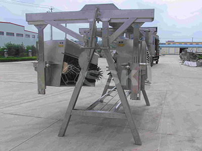 轉(zhuǎn)鼓脫毛機(jī)01.jpg